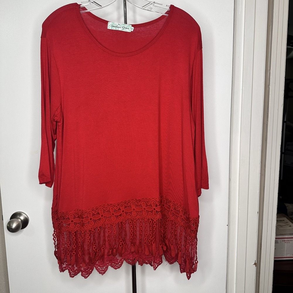 Southern Grace Women's Red 3/4 Sleeve Scoop Neck Lace Hem Tunic Top M